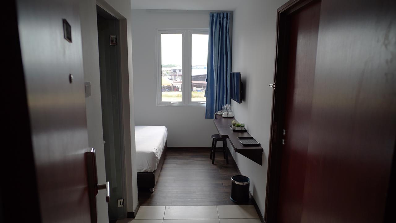 Hotel Cascada Kota Tinggi Exteriör bild